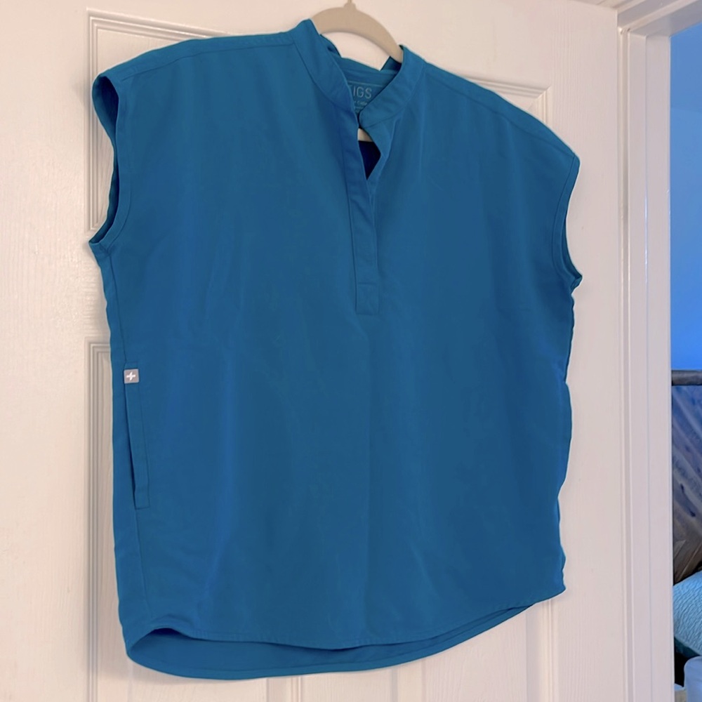 Figs Rafaela pacific blue oversized scrub top
